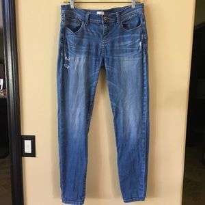 Sneak peek boyfriend jeans